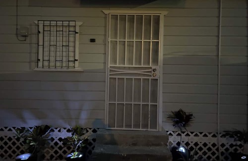 King's Park Apartment | Cozy studio with WiFi in King’s Park, Belize City