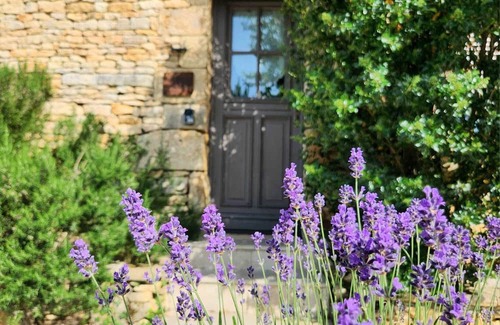 Castelnaud-la-Chapelle House | Stylish 3-bedroom retreat with heated salt water pool in Castelnaud near Sarlat