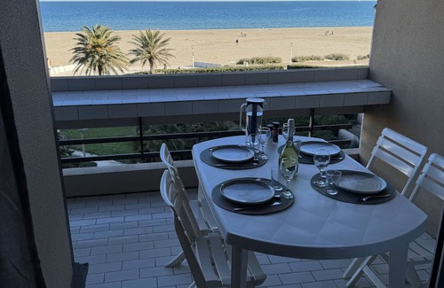 Canet-Plage Apartment | Tranquil 2 bedroom apartment in Canet-en-Roussillon WiFi, AC, sea view terrace