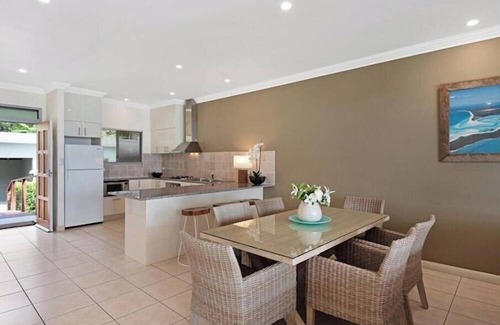 Hamilton Island Apartment | Blue Water Views 11