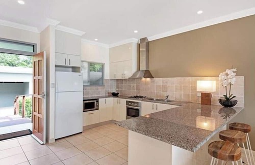 Hamilton Island Apartment | Blue Water Views 11