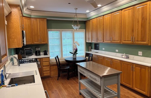 Waukegan House | Green Magnolia House - Spacious 5-bedroom house close to Navy Base