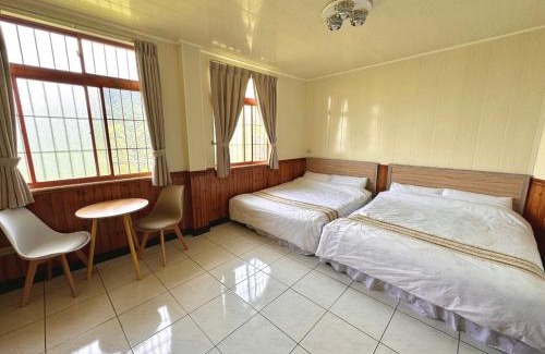 Fuxing District Bed & Breakfast | 一路向山民宿
