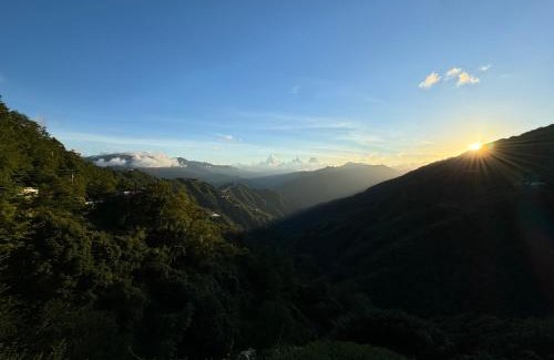 Fuxing District Bed & Breakfast | 一路向山民宿