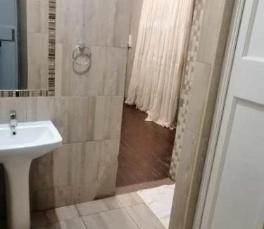 Benoni House | Lodge Lalala