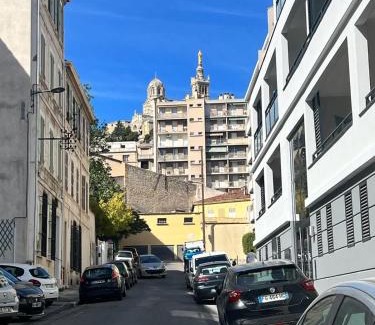 Vauban Apartment | Accommodation Near Notre Dame De La Garde