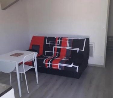 Saint-Zacharie Apartment | Charmant appartement a Saint Zacharie 26 m² jardin prive