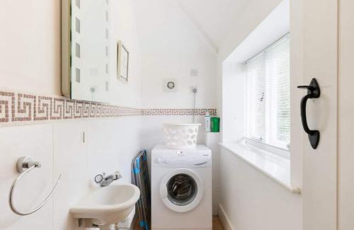 Wickhamford Villa | Elvin Baez
