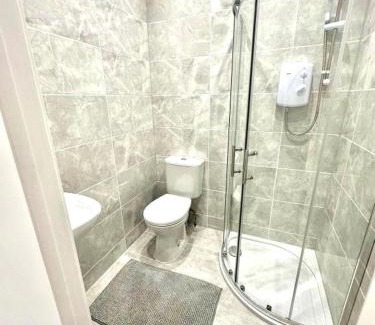 Wealdstone House | Harrow Guest House - Cecil HA3