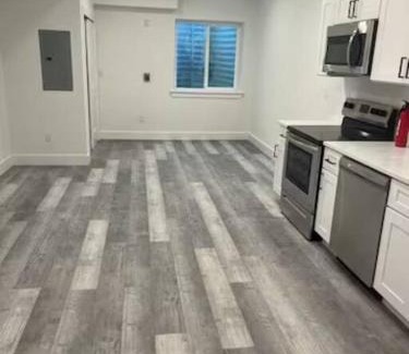 East Parkside Apartment | Spacious Apt \ Sleeps 3