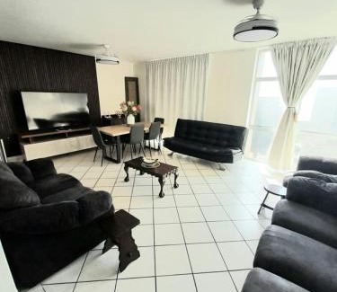 North Beach Apartment | Oceanic 84 Durban