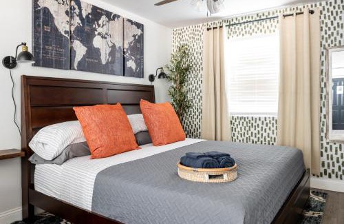 Johnson City House | Step Free Entrance-Wolfe Cottage at Wrenwood Ranch, King Bed