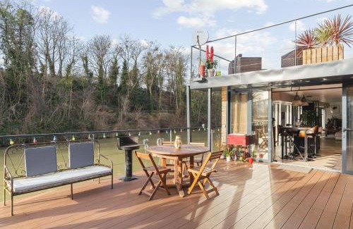 Issy-les-Moulineaux Boat Rental | Péniche