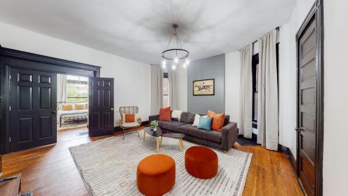 Old Louisville House | Derby 6BDR 5 Kings 3 Bath Near Churchill Downs