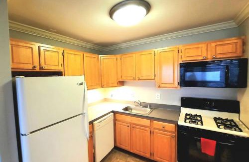 Eastport Apartment | Waterfront Condo Amazing Views with Resort Amenities