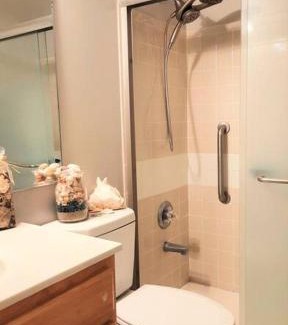 Eastport Apartment | Waterfront Condo Amazing Views with Resort Amenities