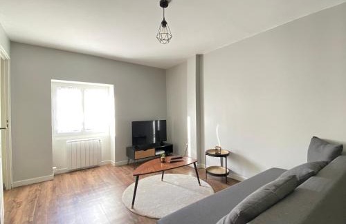 Cournon-dʼAuvergne House | Maison de ville bien située dans un quartier calme