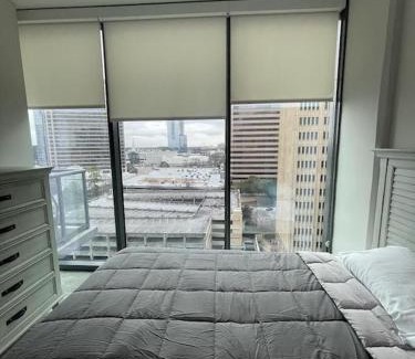 North Buckhead Apartment | Luxurious High Rise in the heart of buckhead