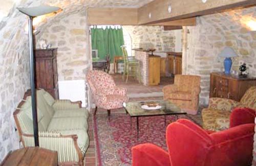Saint-Alban-sous-Sampzon House | Maison de 2 chambres avec piscine partagee jardin clos et wifi a Grospierres