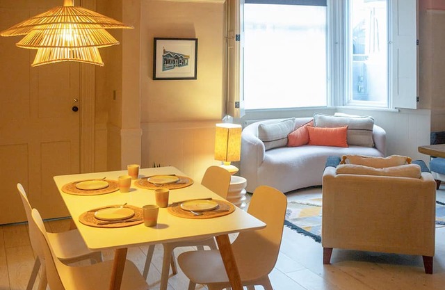 2 bedroom accommodation in Margate