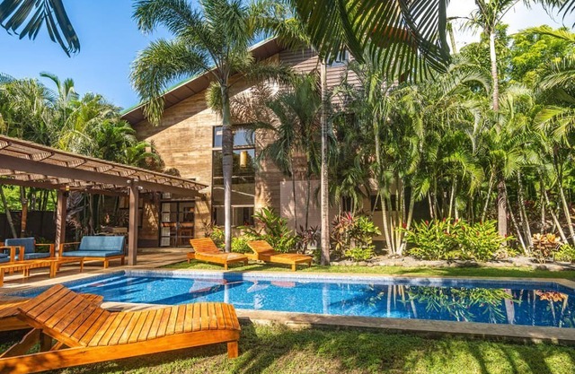 Casa Bella Tortuga - 5+ bedroom tropical oasis near beach