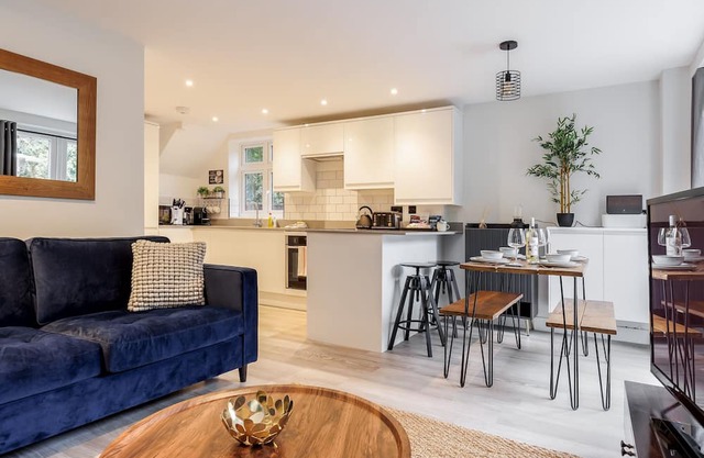 The Coach House - an apartment that sleeps 6 guests in 2 bedrooms