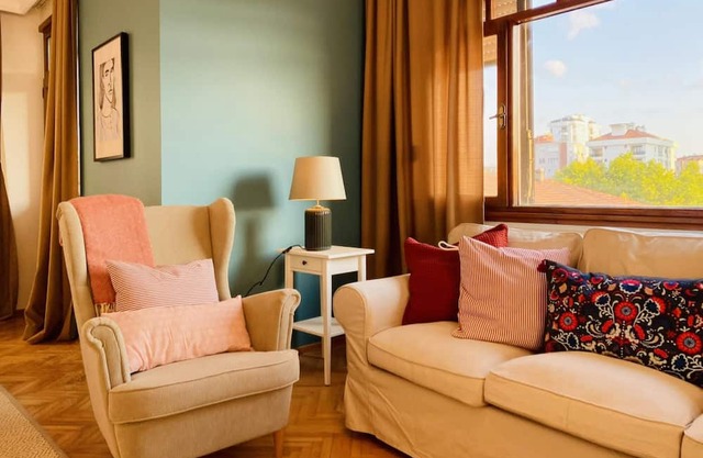 Missafir Spacious Duplex Flat near Bagdat Street