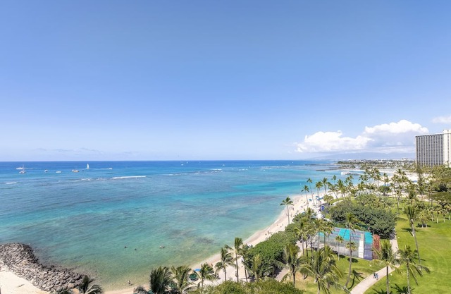 Waikiki shore - Spectacular ocean views studio unit w/ nearby parking