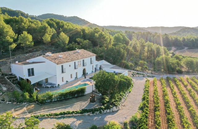 Can Garraf - Seven Bedroom Villa, Sleeps 16