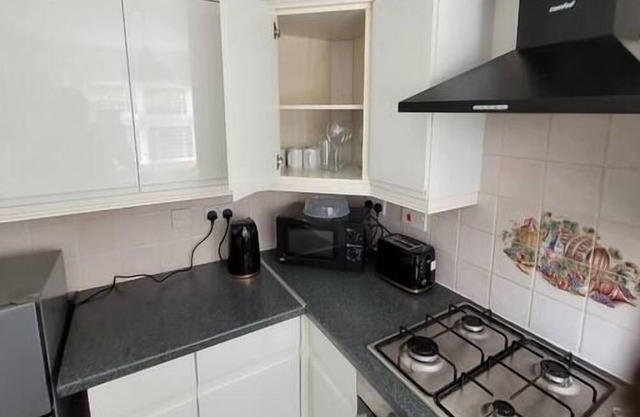 2 bedroom end of terrace house