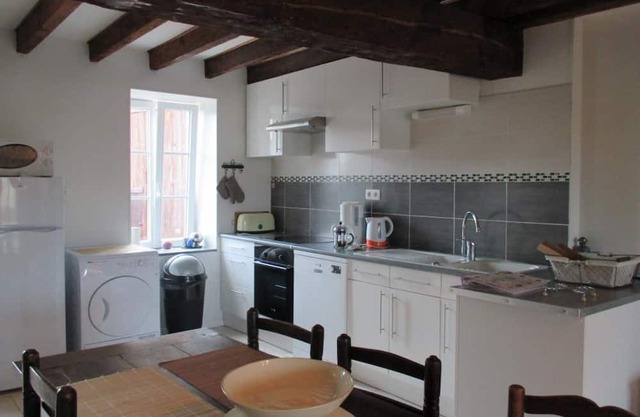 Gite Saint-Priest-d'Andelot, 1 bedroom, 2 persons