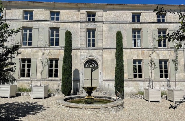 Maison Galerie - Seven Bedroom Villa, Sleeps 14