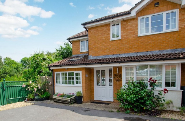 Cloudberry - Four Bedroom House, Sleeps 6