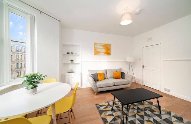 Dunn Street Apartment - as cute as a button