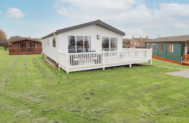 18 HIGHLAND GRANGE, pet friendly in Withernsea