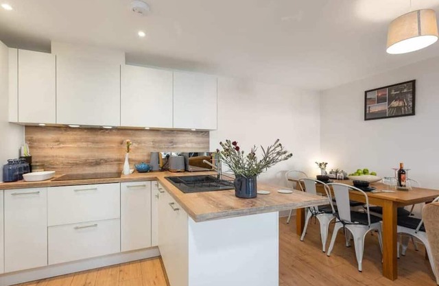 Host & Stay | Farrier William