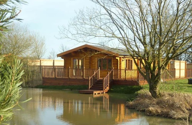 CLOVER - sleeps 2 guests in 1 bedroom