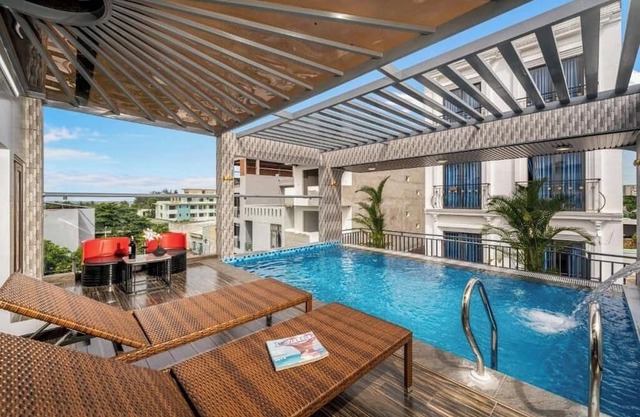 T P Villa