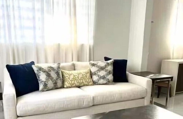 Luxurious Beachside 3-Br Apt