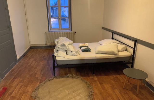 Complete 2-bedroom apartment
