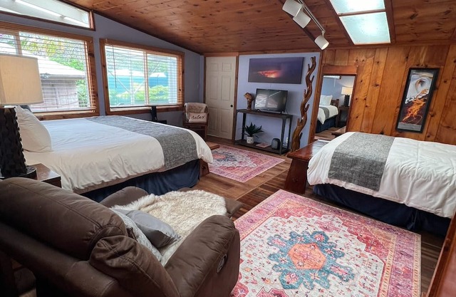 Aloha Junction Guesthouse Suites, stay and explore Kilauea Volcano Hawaii