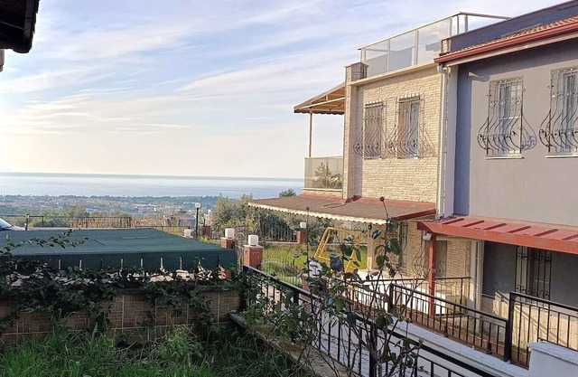 Cozy house with sea view&garden