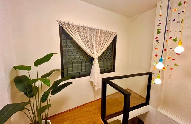 5 minutes to Nimman road! Cozy and lovely house. Pet-Friendly!