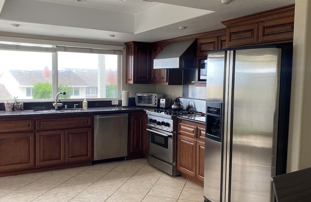 Charming 2-bedroom ocean view house in sought after Niguel Shores community