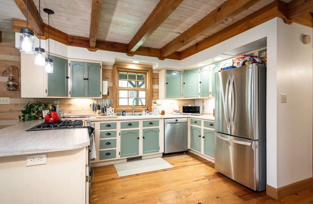 Cozy & Secluded Cabin w/Private Waterfalls, Streams, & Wi-Fi! Pets OK!