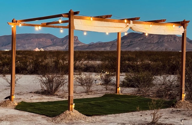Peach Bungalow Near Big Bend