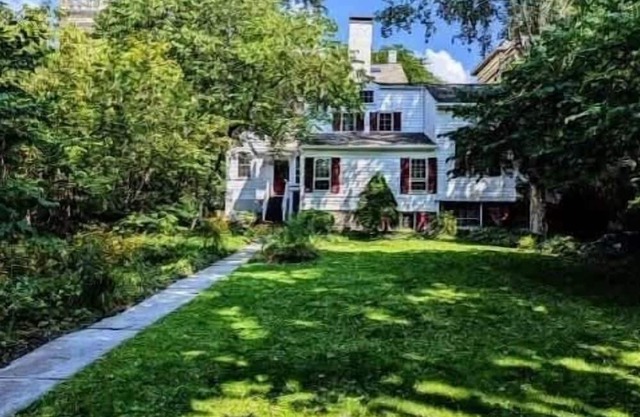 Charming Studio in Historic Downtown Ithaca