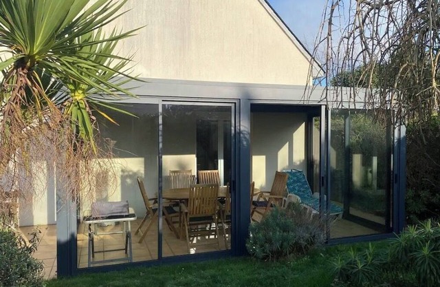 Detached house on fenced plot in Pleherel -plage