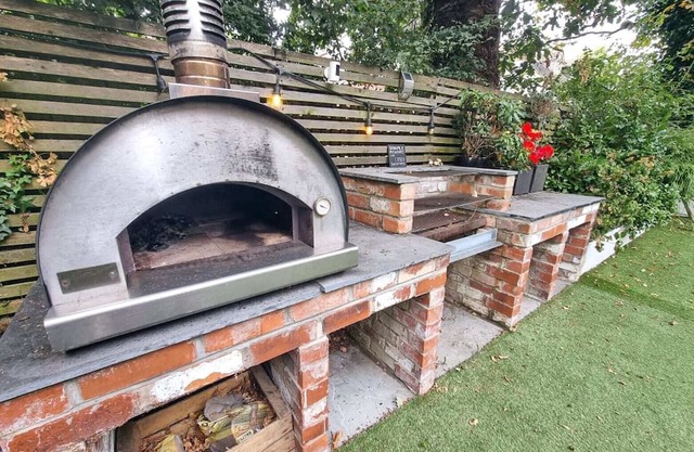 Hot Tub, Free Parking Large Edwardian Home