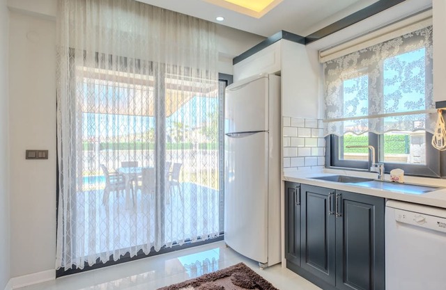 Villa w Pool and Garden 10 min to Beach in Foca